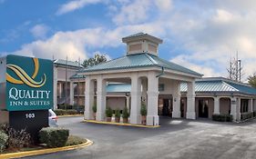 Quality Inn & Suites Clinton - Jackson West